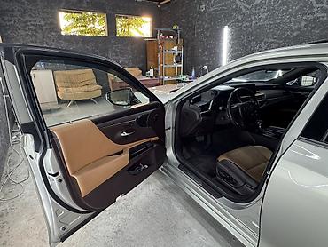 lexus is: Lexus ES: 2019 г., 2.5 л, Гибрид, Седан — 8