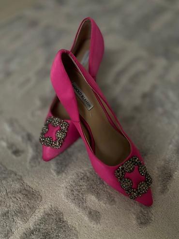 бляшка: Туфли-лодочки Manolo Blahnik Hangisi . РАЗМЕР 37 - Модель: Hangisi — 2