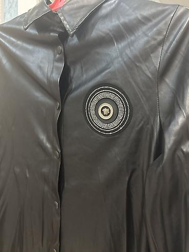 versace klon: 3-4 defe istifade olunub Markadir şalvarida var koji matrealdir — 2