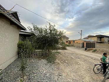 3комн: 🏡Продаётся 3комн.кирпичн.дом ж/м Кут-Биримдик! 📐 Дом 65 м² | участок 4 — 6