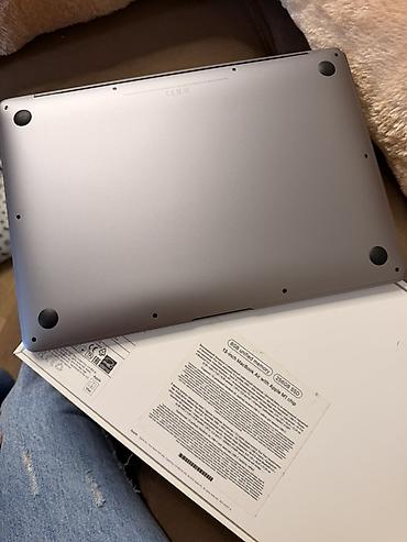 apple mackbook: Apple MacBook Air 13" (M1) - Model: 13‑inch MacBook Air with Apple M1 — 4