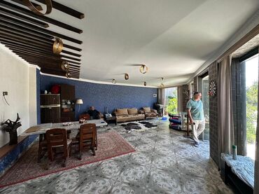 Həyət evləri və villaların satışı: Satılır: geniş həyətli fərdi yaşayış evi (tam mebellə) - 2 mərtəbəli — 23