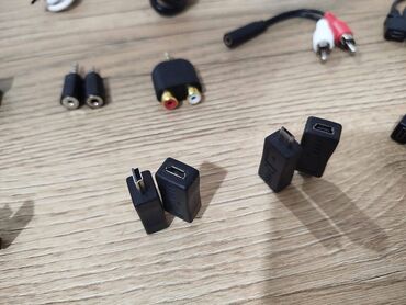 hdmi to av: Adapter kabel və perexadnik, ötrücü, keçirici; şəkilləri çevirib baxa