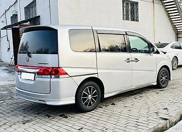 Honda: Honda Stepwgn: 2006 г., 2 л, Автомат, Бензин, Минивэн — 5