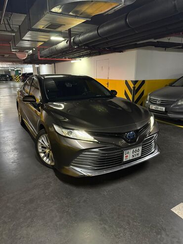runx alex: Toyota Camry: 2018 г., 2.5 л, Вариатор, Гибрид, Седан