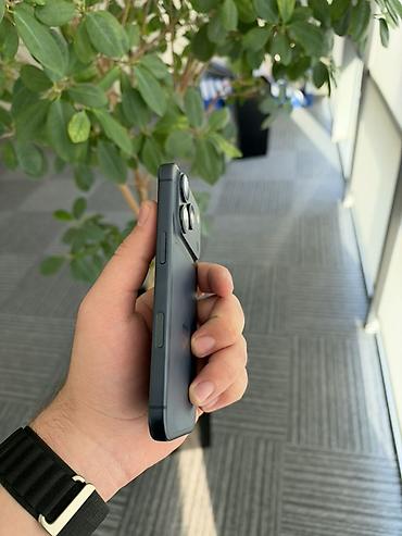 aux iphone: IPhone 17 Pro, 256 GB, Pacific Blue, Face ID — 3