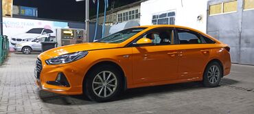 авто симуляторы: Hyundai Solaris седан, яркий оранжевый цвет (такси-окраска). Кузов —