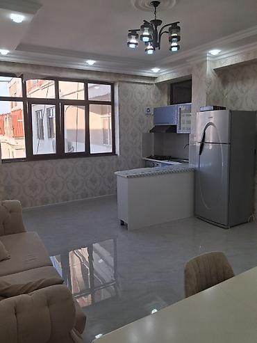 Uzunmüddətli kirayə mənzillər: 2 otaqll - Giriş qapısı: möhkəm metal, gözlük və döymə ilə — 6