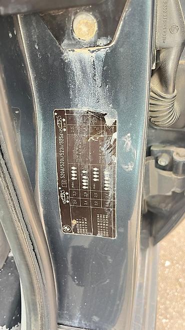 BMW: BMW 5 series: 2.8 l | 2000 il Sedan — 29