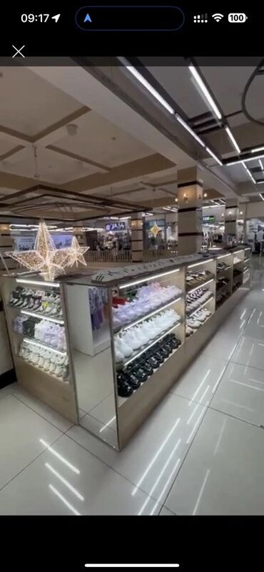 сдаётся магазин в аренду: Продается или сдается островок 8 с половиной кв метр в Гуме проходимое