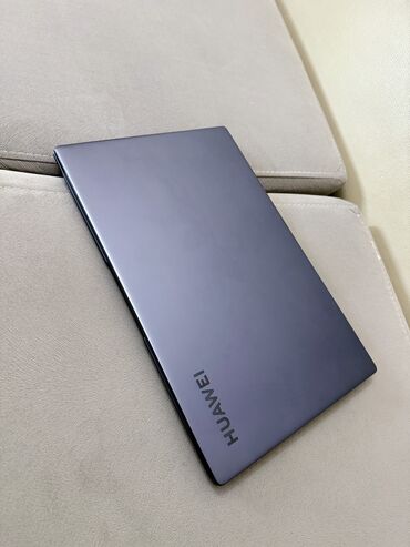 Huawei: Intel Core i7, 16 GB, 15.6 " — 9