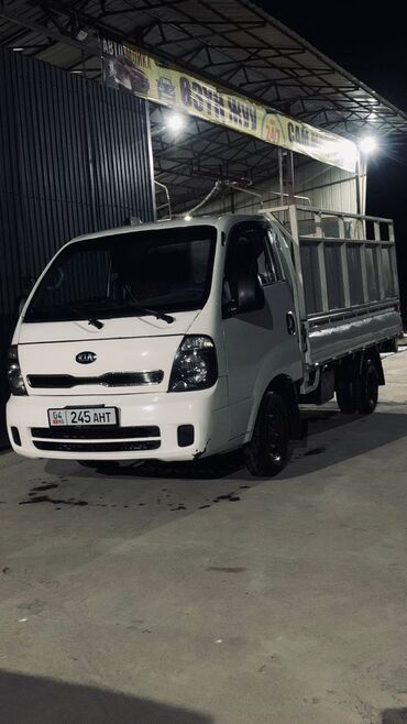 самая дорогая машина в кыргызстане: Kia : 2013 г., 2.5 л, Механика, Дизель, Бус