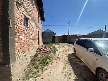 Үйлөр: Продаётся кирпичный двухэтажный дом с участком и капитальным — 5