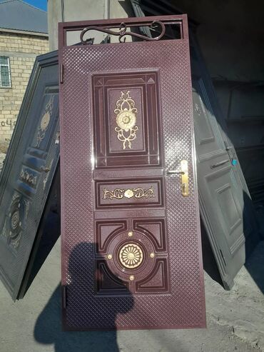 Giriş qapıları: Yeni Giriş qapısı Zamok və çərçivə ilə, Zəmanətli, Ödənişli quraşdırma, Ünvandan götürmə, Ödənişli çatdırılma, Rayonlara çatdırılma — 20