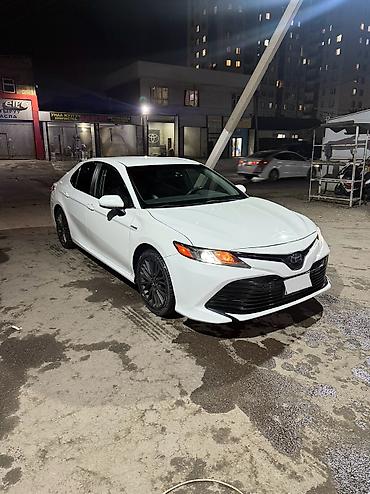 mercedes benz e class 212: Toyota Camry: 2018 г., 2.5 л, Автомат, Гибрид, Седан — 1