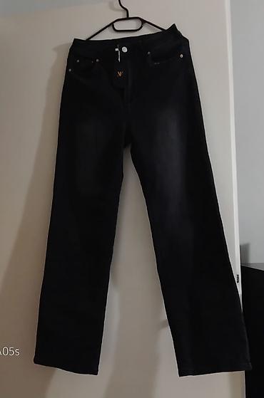 srebrne farmerke: Crne farmerke – straight/relaxed kroj - Boja: crna sa blagim — 1