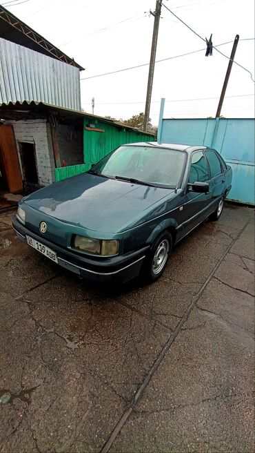 Volkswagen: Volkswagen Passat: 1989 г., 1.8 л, Механика, Бензин, Седан