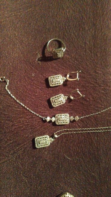 В комплекте: Серьги, Bvlgari, Белое золото, 925 проба