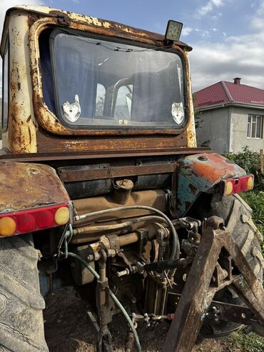 Тракторы ЮМЗ: Продаю трактор юмз-6 год 1987 
Косилка,плуг,мала стоимость договорная — 3