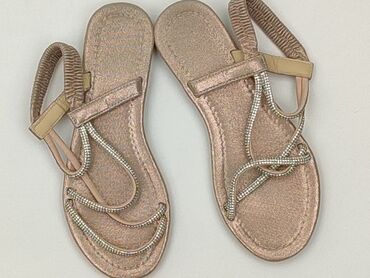 białe sandały na koturnie ccc: Sandals 35, Used