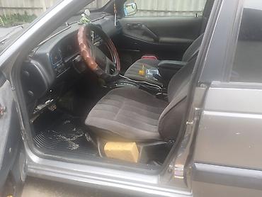 Транспорт: Volkswagen Passat: 1992 г., Автомат, Седан — 2