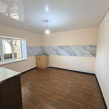 куплю долю в доме: 3 комнаты, 70 м², Бишкек — 1