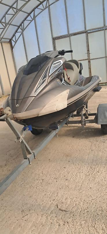 su popasi: Yamaha WaveRunner SHO hidroskuteri, treyler ilə birlikdə - — 3