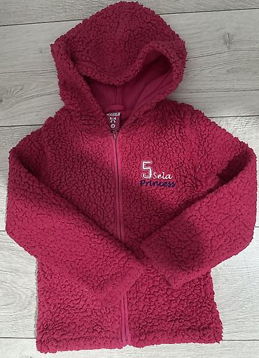 Верхняя одежда: 1 куртка на 2 года-500 сом 2 комбинезон на 6 месяцев-500 сом 3 — 9