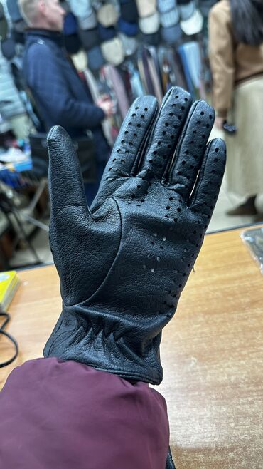 полиэтиленовые перчатки: Зара,перчатки!
Новые!
Кожа!
Заказывала с сайта!
1000 сом