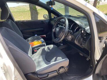 Honda: Honda Fit: 2001 г., 1.3 л, Вариатор, Бензин