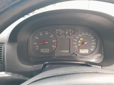 меняю на гольф: Volkswagen Golf: 2002 г., 1.6 л, Автомат, Бензин, Хэтчбэк
