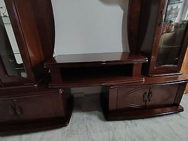 Stilske vitrine: Drvena dnevna soba – vitrina i TV komoda u kompletu - Materijal — 14