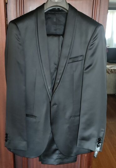 мужской костюм: Костюм L (EU 40), цвет - Черный