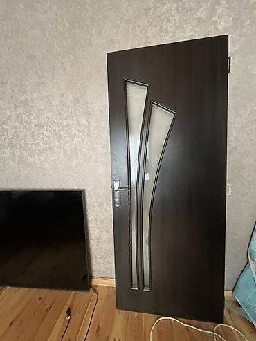 seyfler: Otaq qapısı satılır 2 ədəd qraqları üçün taxtalar falan hər şeyi var — 5