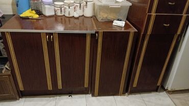 Paltaryuyan maşınlar: - Silverline ön-yükləməli paltaryuyan maşın. Qara korpus, geniş şüşə — 15