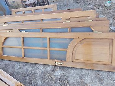 təbii bal: Ağac materialdan hazırlanmış şüşəli qapılar dəsti. - Material: təbii — 1