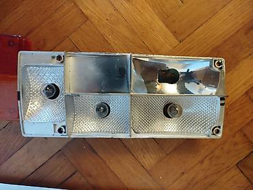 Auto delovi: Zadnja signalizacija zadnje stop svetlo migavac.
Nepoznato stanje — 14