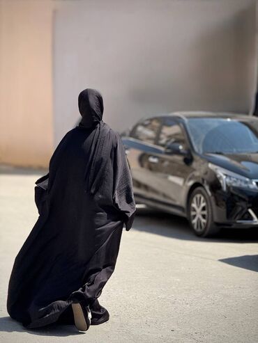 Повседневные платья: Абая с хиджабом из мягкой струящейся ткани с благородным сатиновым — 34