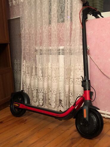 Elektrik nəqliyyatı: Skuter i̇deal veziyyetdedir. 0dan məndə olub.Yüngül cızıqları var