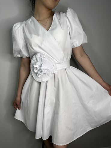 платье с белым воротником: Повседневное платье