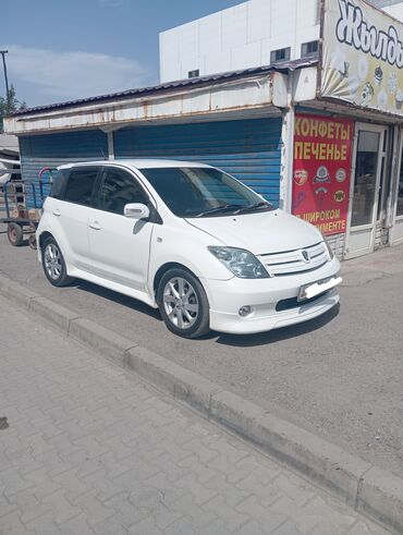 Toyota: Toyota ist: 2003 г., 1.5 л, Автомат, Бензин, Хэтчбэк