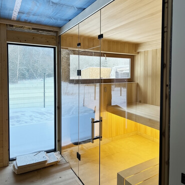 стеклянные ящики: Панорамные стеклянные перегородки и двери для сауны/хаммама от GLASS