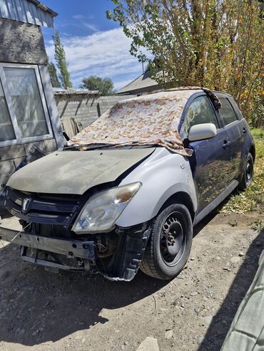 машину в кредит: Toyota ist: 2004 г., 1.5 л, Автомат, Бензин, Хетчбек