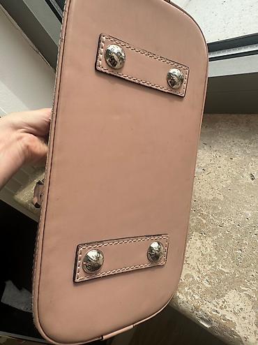 бу барсетки: Классическая сумка, Louis Vuitton, Материал: Натуральная кожа, Женские, Б/у — 4