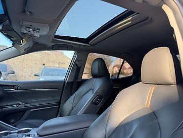 камри в рассрочку: Toyota Camry: 2022 г., 2.5 л, Вариатор, Гибрид, Седан — 7