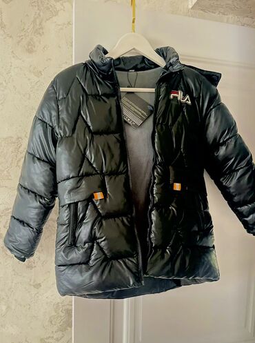 кожаный тренч: Куртка зимняя на мальчика, новая, теплая очень (холлофайбер)