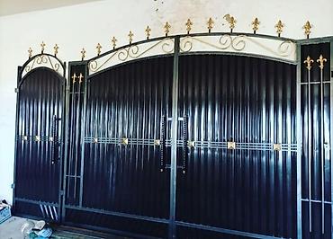 Распашные ворота: Металлические въездные ворота с калиткой. - Материал: сталь/металл — 5