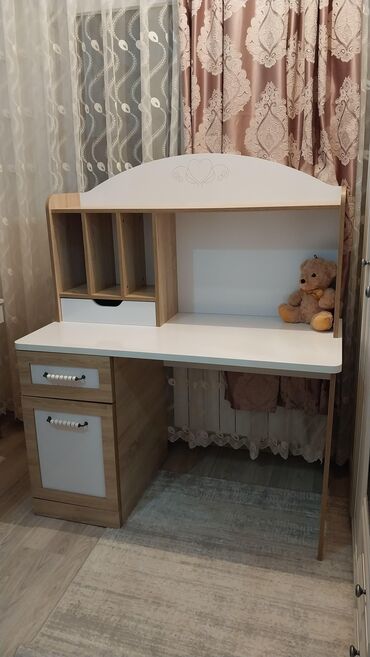 VAZ (LADA): ✅yazı masası 150 manata satilir eni 1.20m × hundurluyu 1.30m