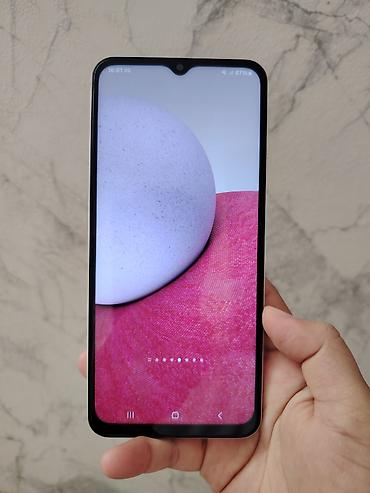 Samsung Galaxy A13, Б/у, 4 ГБ, цвет - Белый, 1 SIM