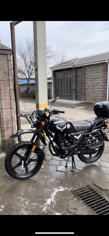мотоцикл suzuki: Классический мотоцикл 200 куб. см, Бензин, Взрослый, Б/у